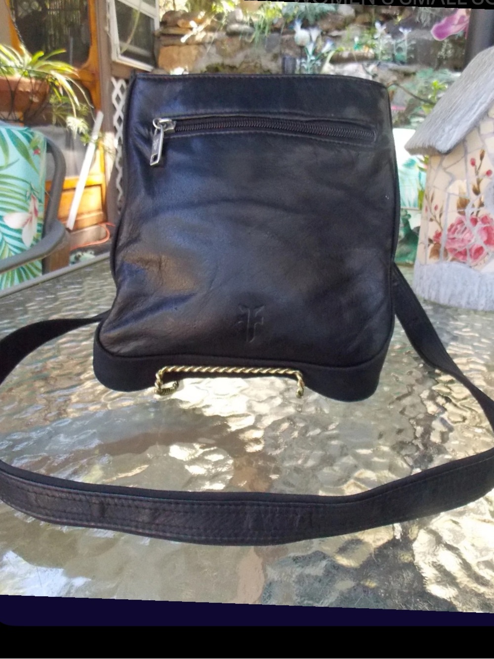 Frye Black Leather Crossbody Bag with Front Zip Pocket SOFT leather euc